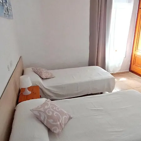 Casa Lorenzo - En Playa De Americas *